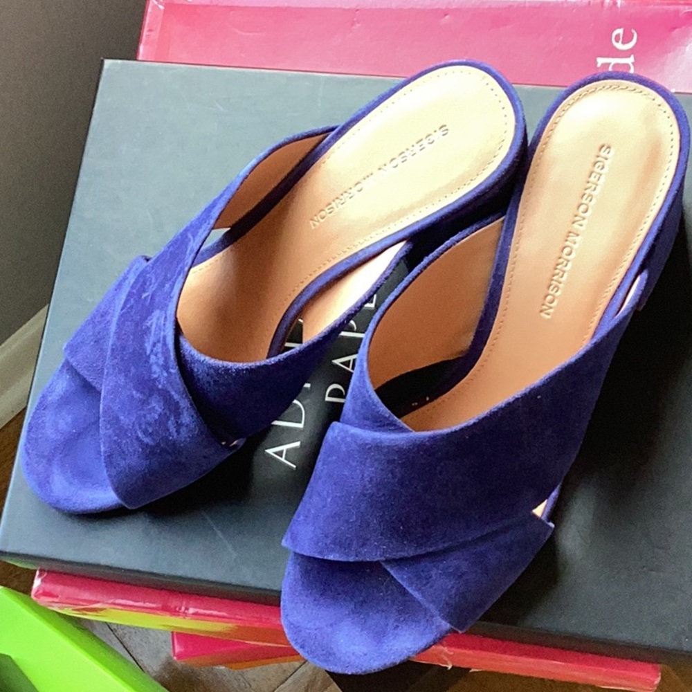 Sigerson Morrison Blue Mules with Elegant Knotted Design